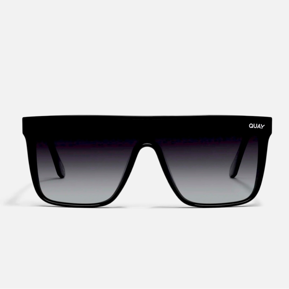 NWOT Quays “Nightfall” Polarized Medium Sheild